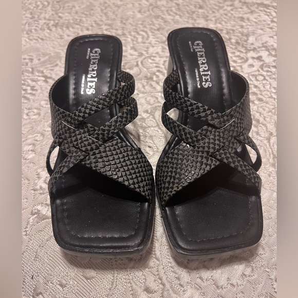 Slip-on Chunky Heels - Picture 1 of 6